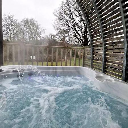 The Ness, Lodge With Hot Tub Crieff Exterior photo